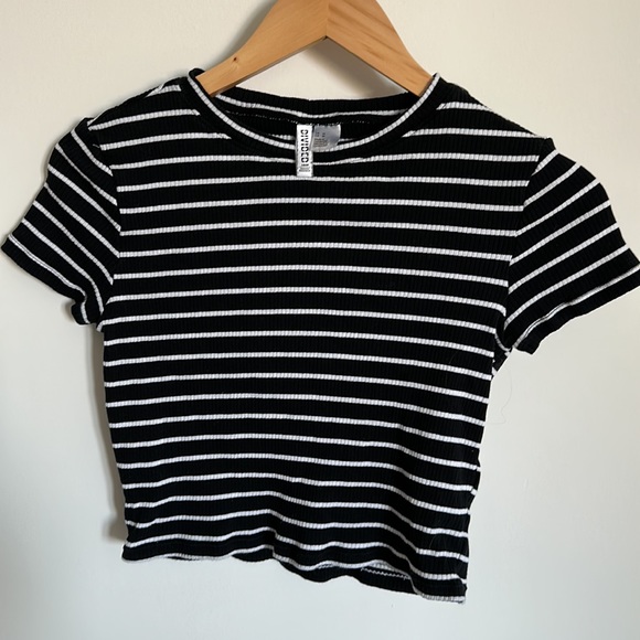 Crop top - Picture 2 of 2